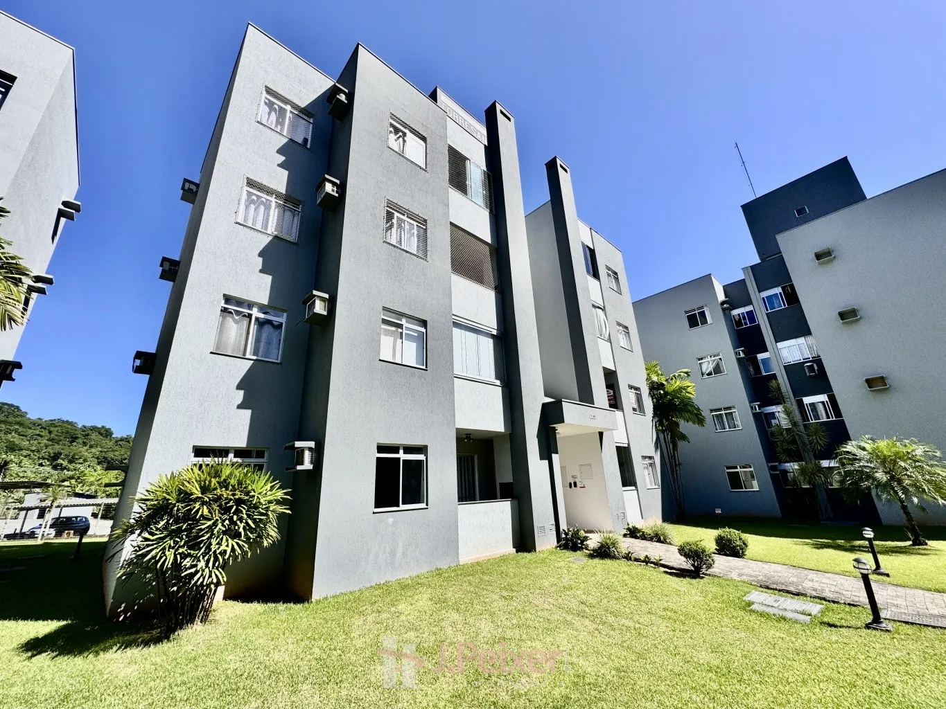 Apartamento 78,66 m com 3 dormitórios e sacada com churrasqueira - Bairro Água Verde - Blumenau - SC — foto 4