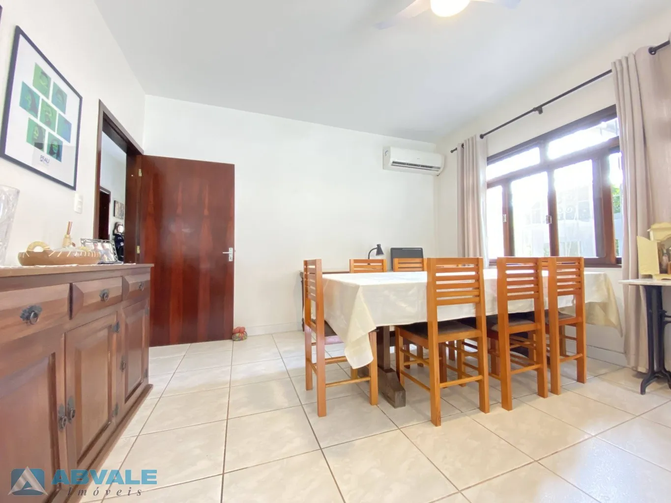 Casa Residencial Térrea, Plana, Com Área de Festas e Piscina, localizada em loteamento Residencial no Bairro Escola Agrícola — foto 4