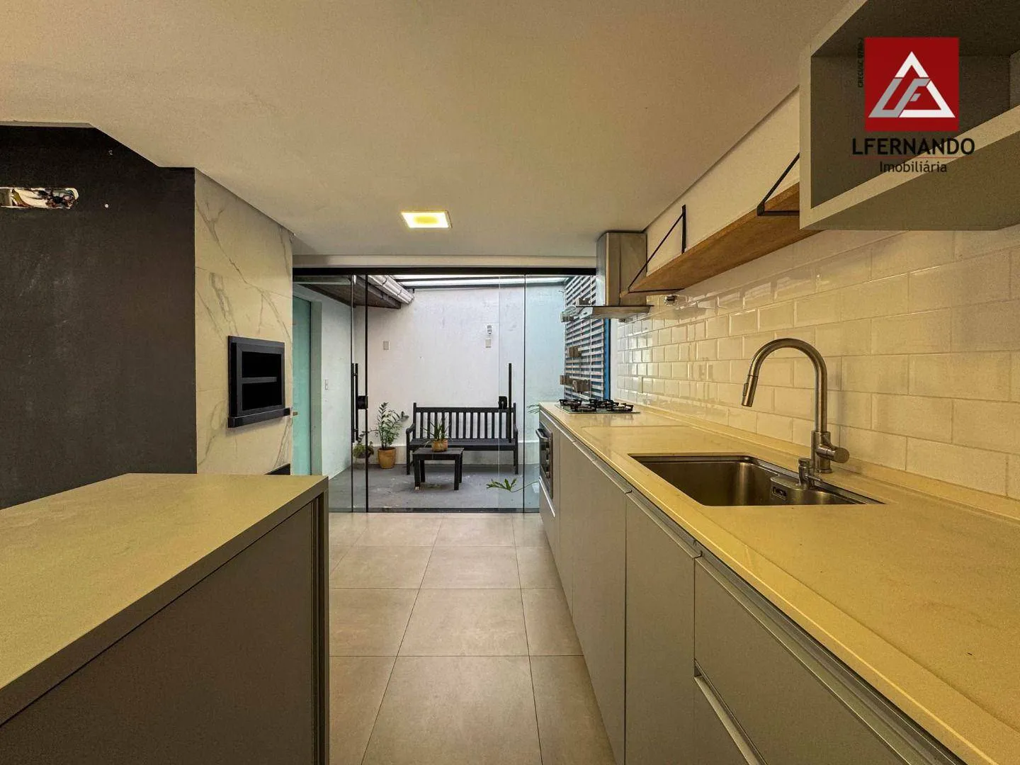 Sobrado com 3 dormitórios, sendo 1 suíte à venda, 125 m por R$ 749.000 - Água Verde - Blumenau/SC - foto 1