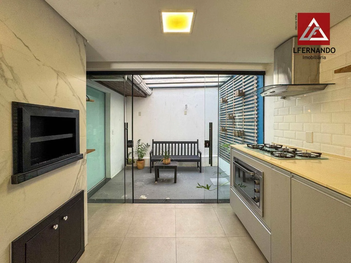 Sobrado com 3 dormitórios, sendo 1 suíte à venda, 125 m por R$ 749.000 - Água Verde - Blumenau/SC — foto 7