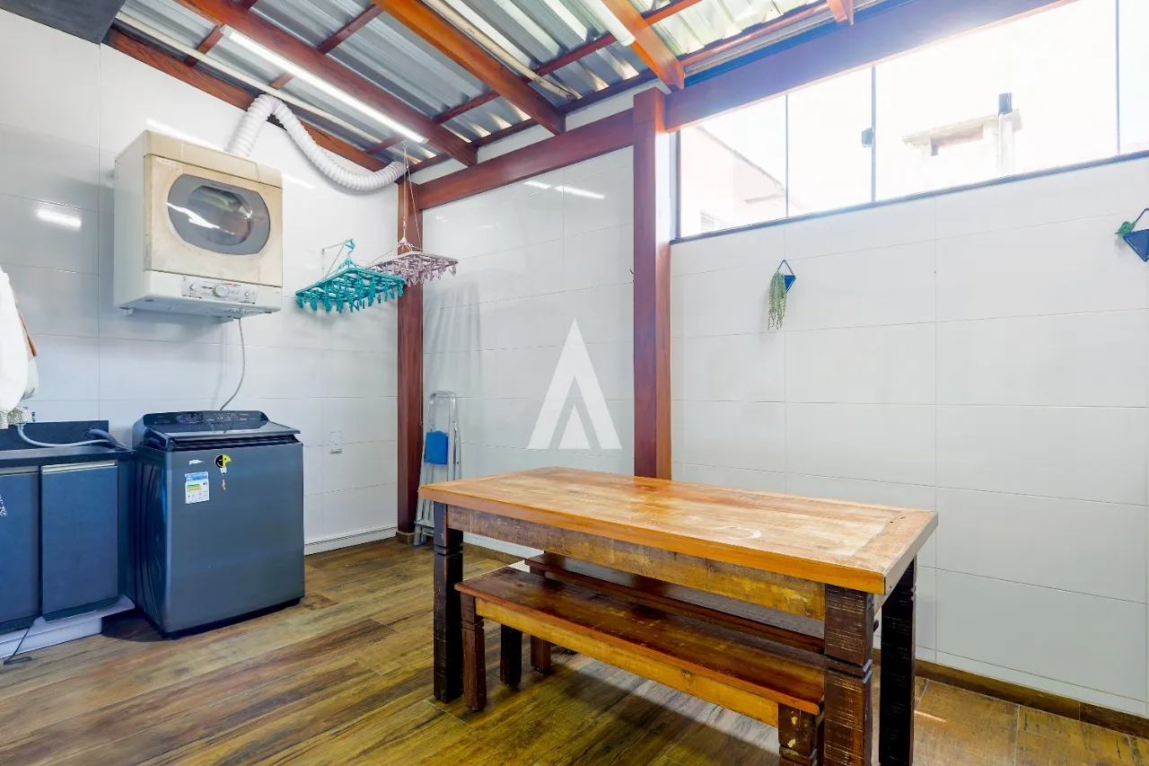 Sobrado/Geminado com 1 suíte e 2 quartos à venda com 128,72m no bairro Jardim Iririú em Joinville-SC por R$805.000,00. — foto 7
