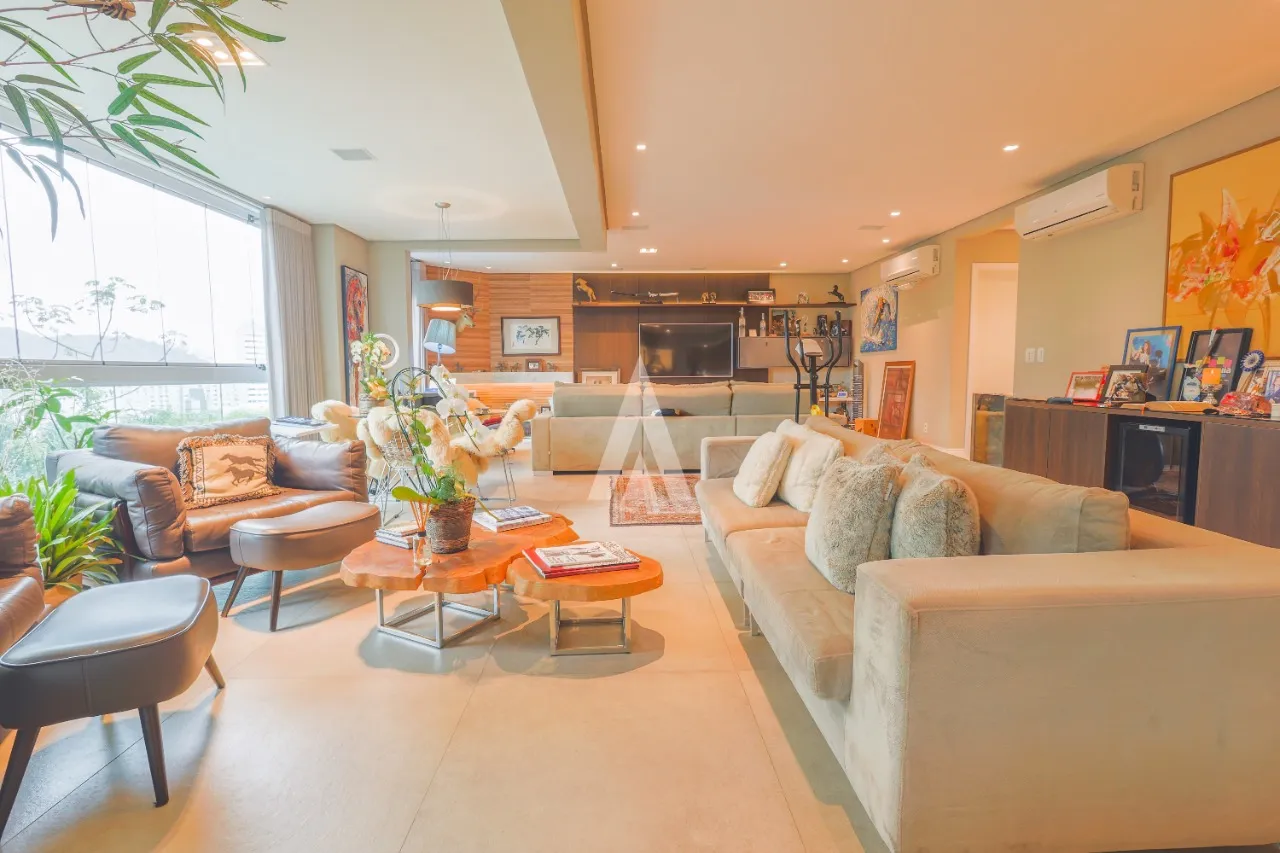 Apartamento com 3 suítes e 1 quarto à venda no bairro Centro em Joinville-SC por R$2.590.000,00. — foto 2