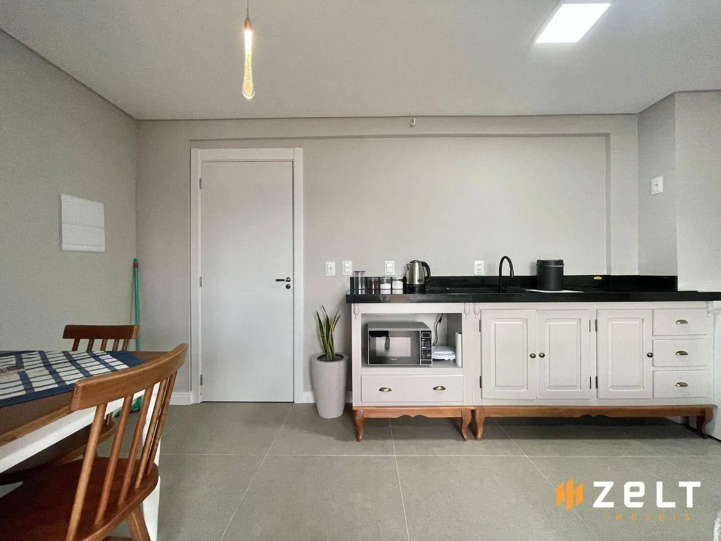 Apartamento com 1 dormitório para alugar, 27 m por R$ 2.000,00/mês - Velha - Blumenau/SC - foto 1