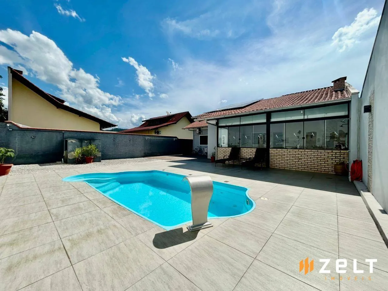 Casa com 3 dormitórios para alugar, 157 m por R$ 7.000,00/mês - Passo Manso - Blumenau/SC — foto 2