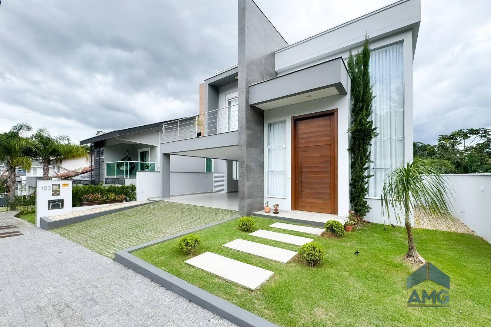 EXCLUSIVIDADE - Casa com 3 suítes à venda, 305 m por R$ 2.480.000 - Itoupava Central - Blumenau/SC - foto 1