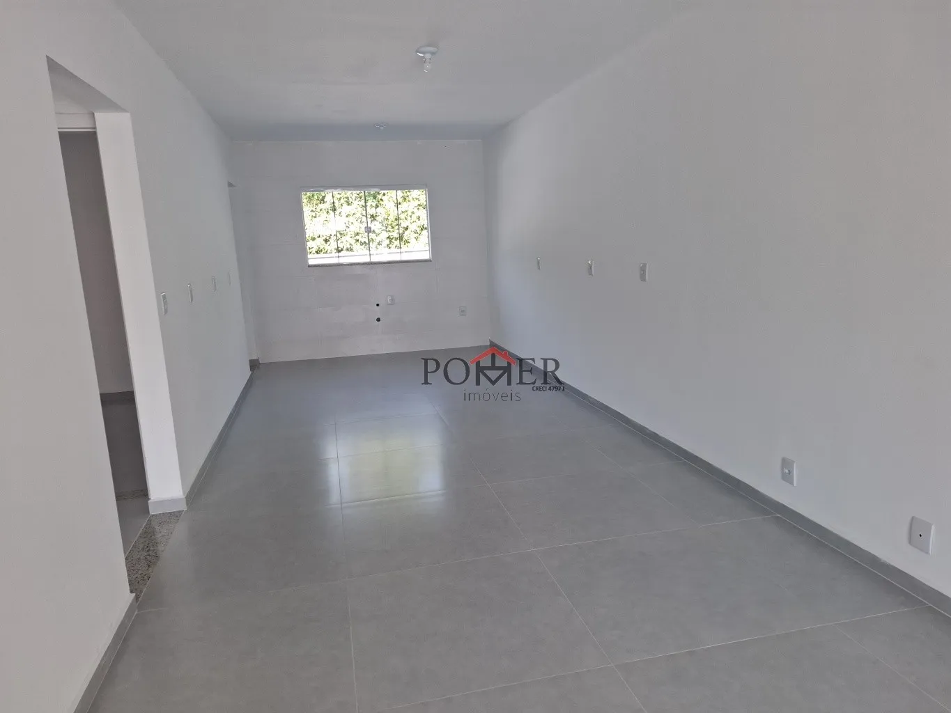 Linda Casa geminada com 2 dormitórios sendo 1 suíte no Bairro Rega com 86,30m de área construída, em via pavimentada na cidade de Pomerode. — foto 4