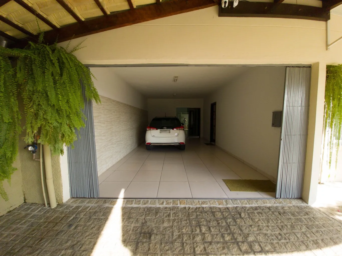 CASA À VENDA NO BAIRRO TRIBESS - 2 RESIDÊNCIAS INDEPENDENTES - EXCELENTE OPORTUNIDADE DE MORADIA E INVESTIMENTO — foto 2