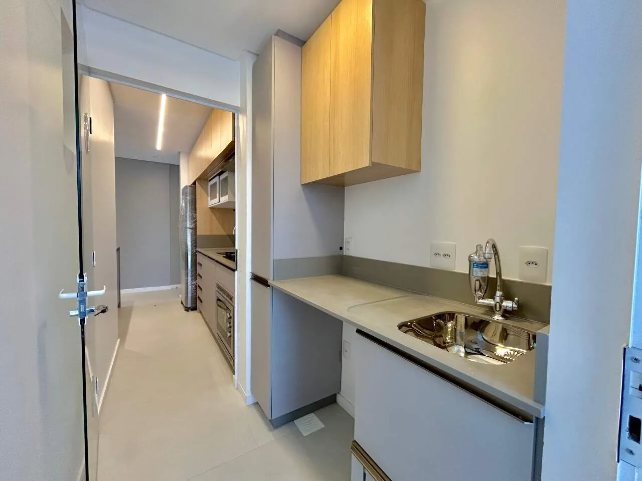 Apartamento Novo e Mobiliado com Infraestrutura Completa a Poucos Minutos da Vila Germânica — foto 4