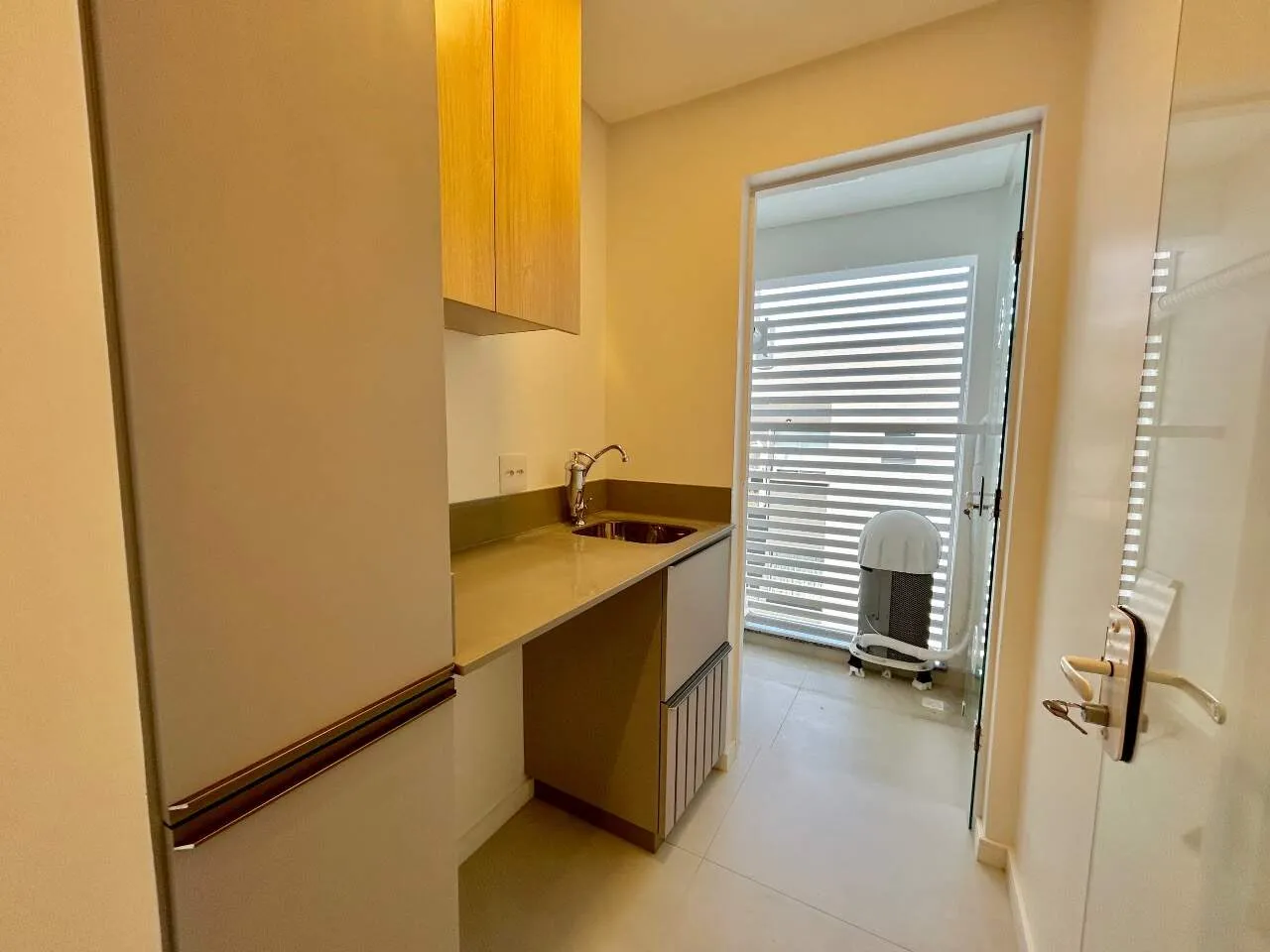 Apartamento Novo e Mobiliado com Infraestrutura Completa a Poucos Minutos da Vila Germânica — foto 5