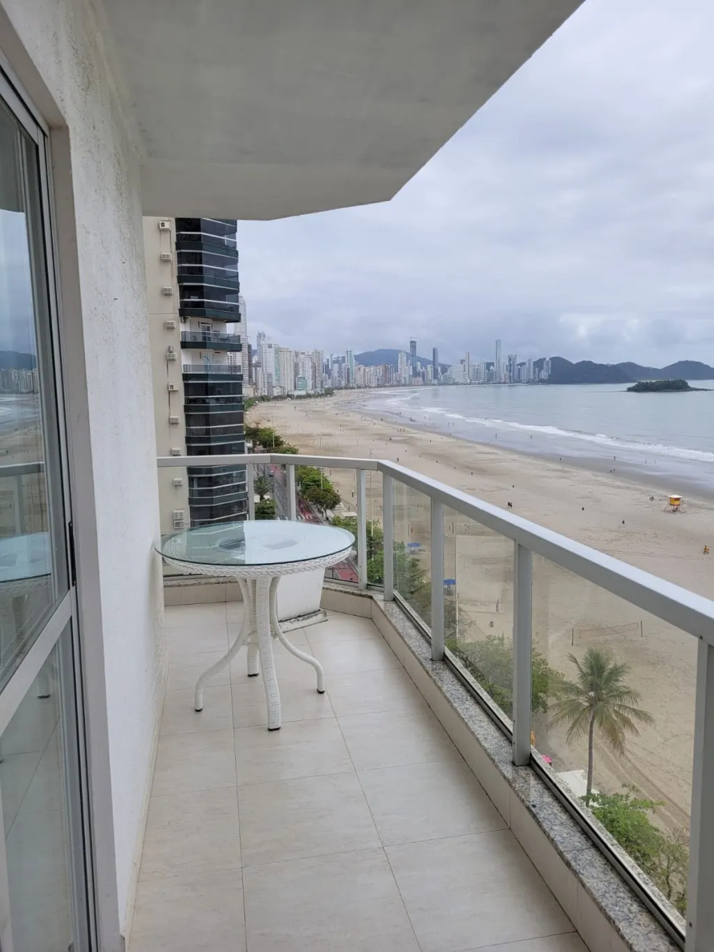 Apartamento Frente Mar em Balneário Camboriú - 190m | Vista Definitiva | 3 Vaga - foto 1