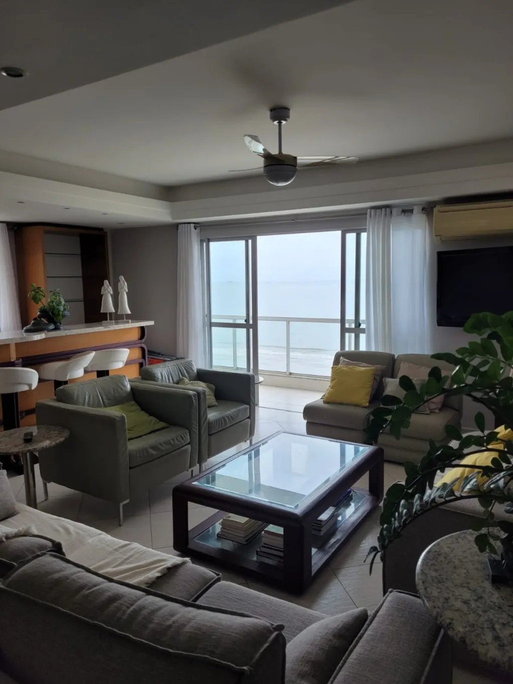 Apartamento Frente Mar em Balneário Camboriú - 190m | Vista Definitiva | 3 Vaga — foto 2