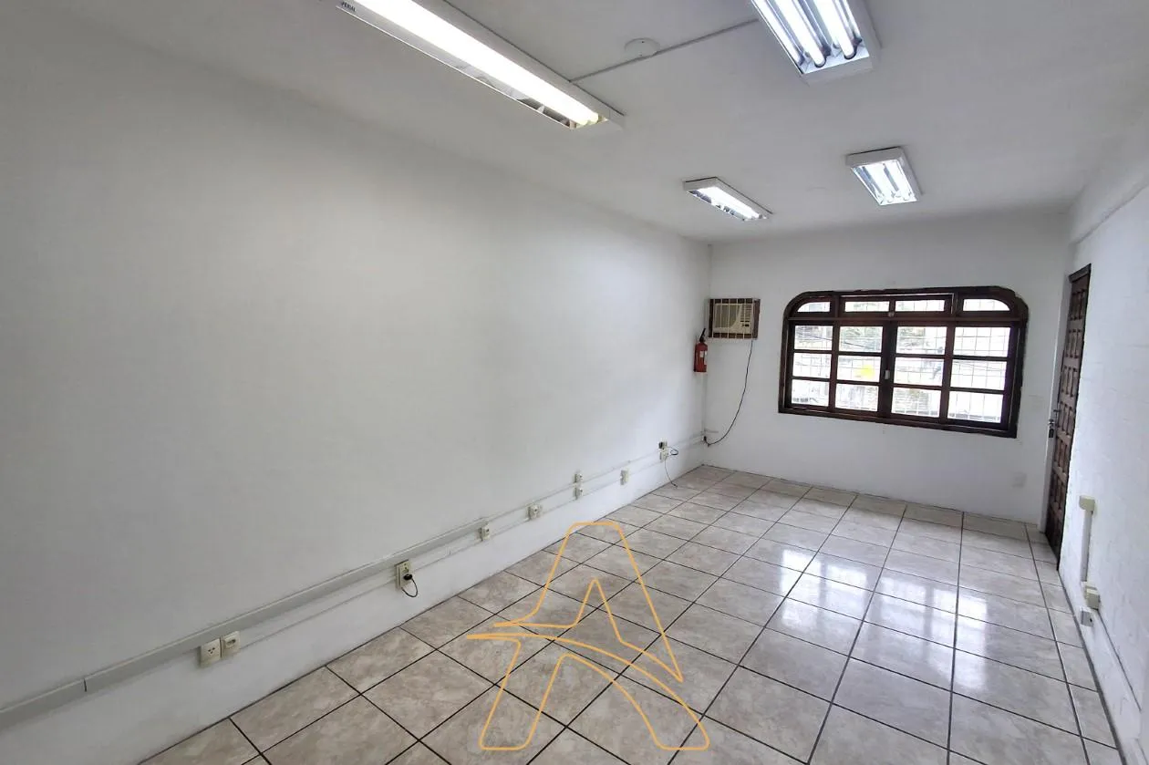 Sala Comercial com 30m no Bairro Água Verde — foto 2