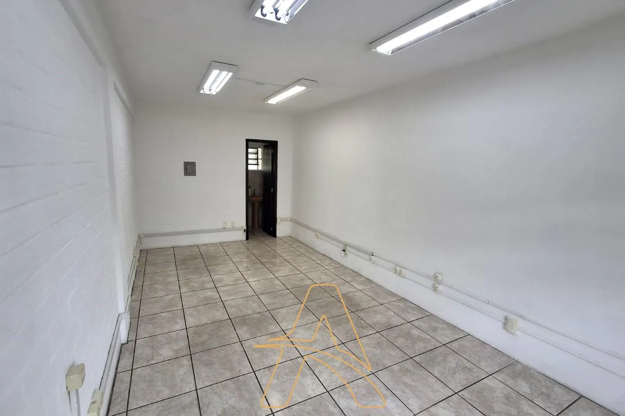 Sala Comercial com 30m no Bairro Água Verde — foto 3