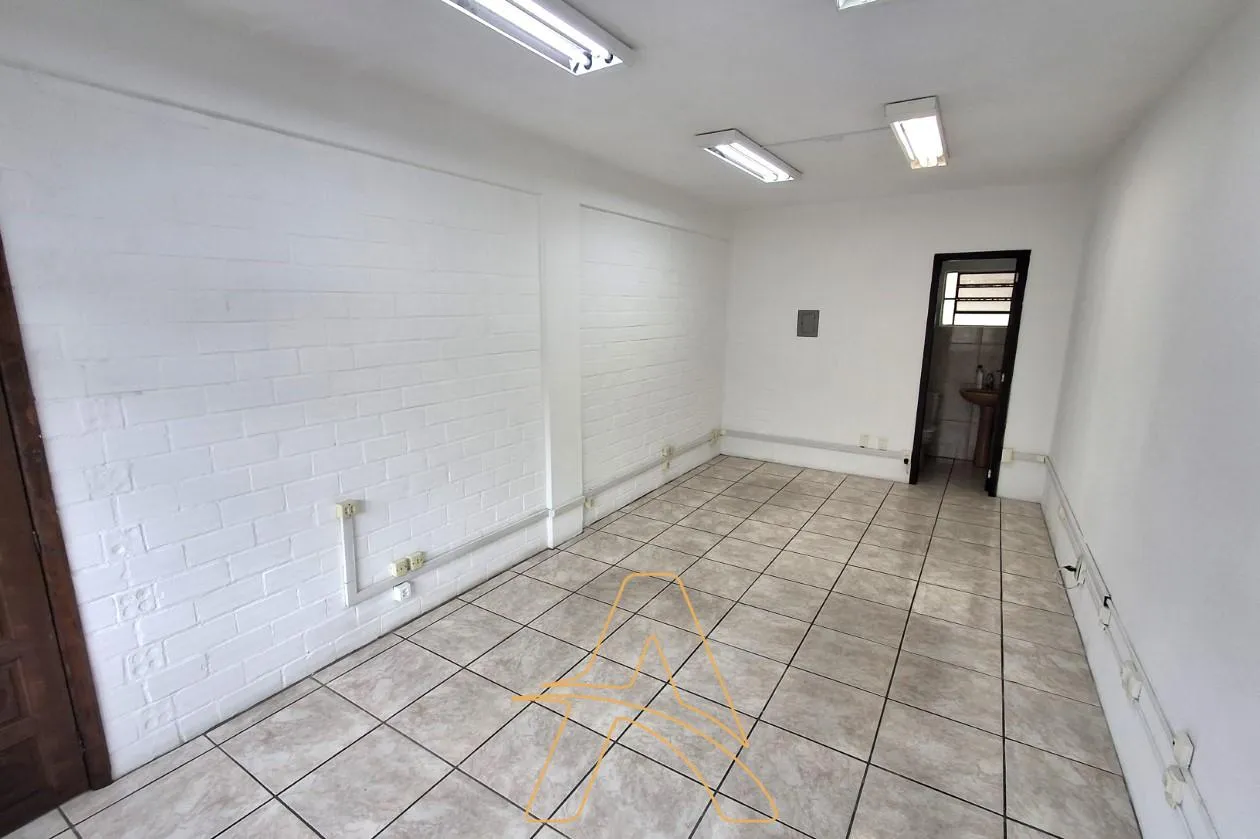 Sala Comercial com 30m no Bairro Água Verde — foto 4