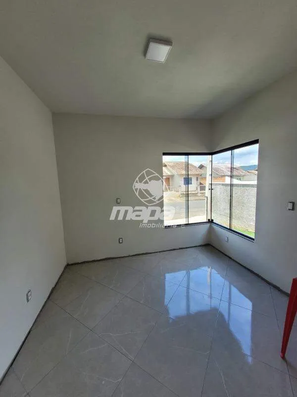 Casa nova, com ótimo espaço de terreno — foto 2