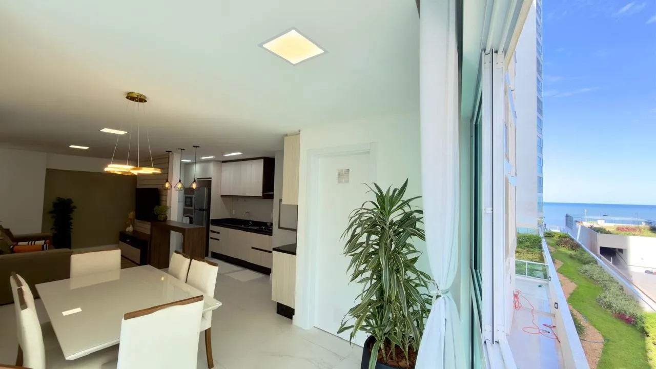 Apartamento com 3 quartos em um Home Club pé na areia em Balneário Piçarras - foto 1