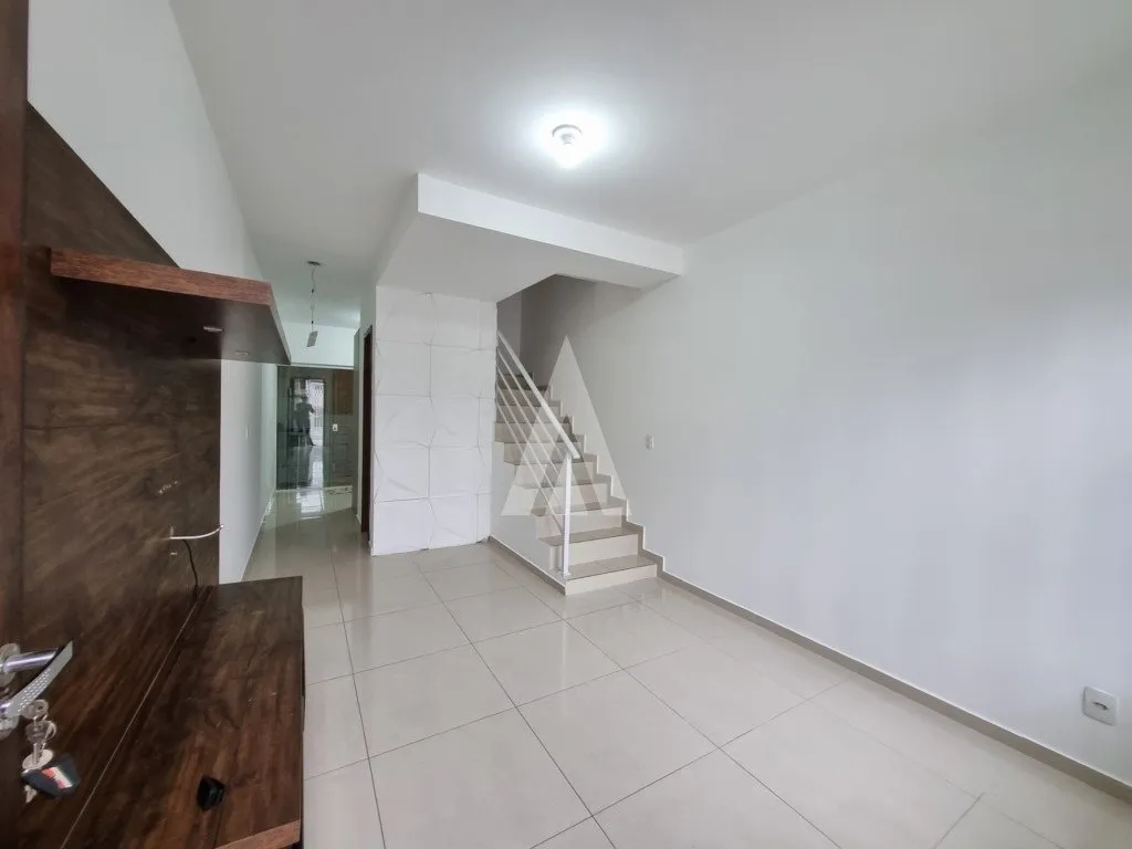 Sobrado geminado com 2 quartos à venda no bairro Guanabara em Joinville - SC por R$ 335.000,00. — foto 2