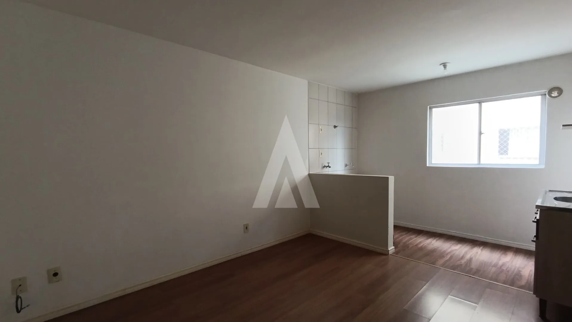 Apartamento localizado no bairro Jarivatuba, com 2 quartos e 1 vaga de garagem. — foto 2