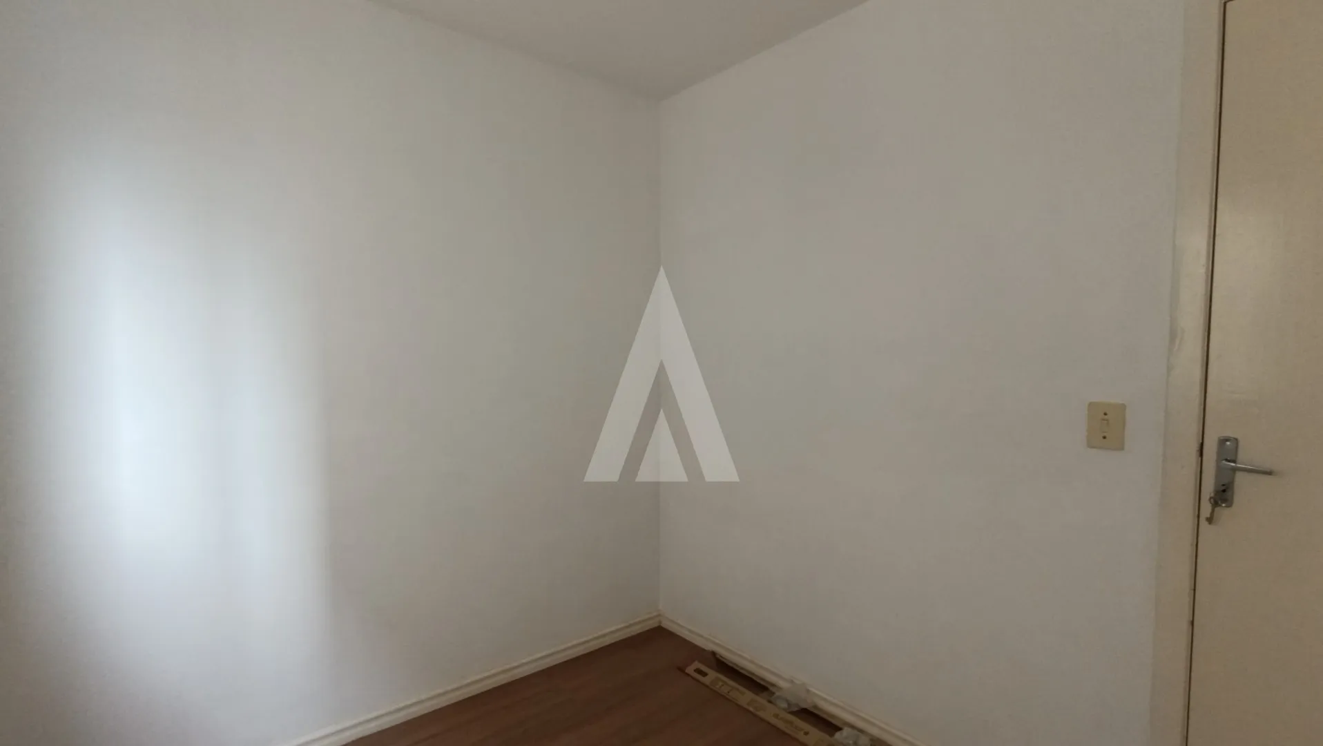 Apartamento localizado no bairro Jarivatuba, com 2 quartos e 1 vaga de garagem. — foto 7
