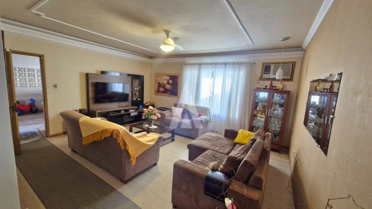 Casa com 4 quartos à venda no bairro Anita Garibaldi em Joinville-SC por R$750.000,00. — foto 3