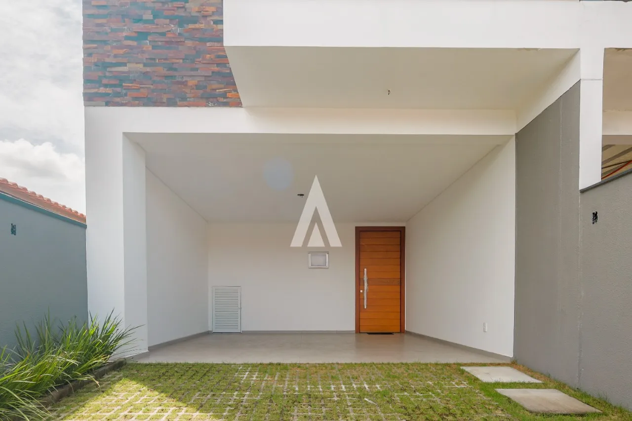 Sobrado com 1 suíte e 2 quartos, área construída de 136,34m e terreno de 113,77m. Localizada no bairro Saguaçu em Joinville-SC. Valor: R$880.000,00 por R$ 845.000,00 — foto 2