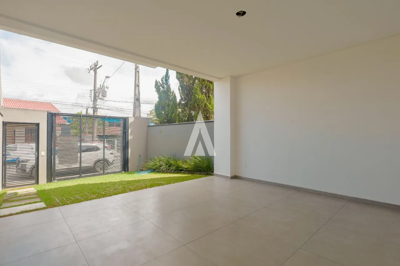 Sobrado com 1 suíte e 2 quartos, área construída de 136,34m e terreno de 113,77m. Localizada no bairro Saguaçu em Joinville-SC. Valor: R$880.000,00 por R$ 845.000,00 — foto 3
