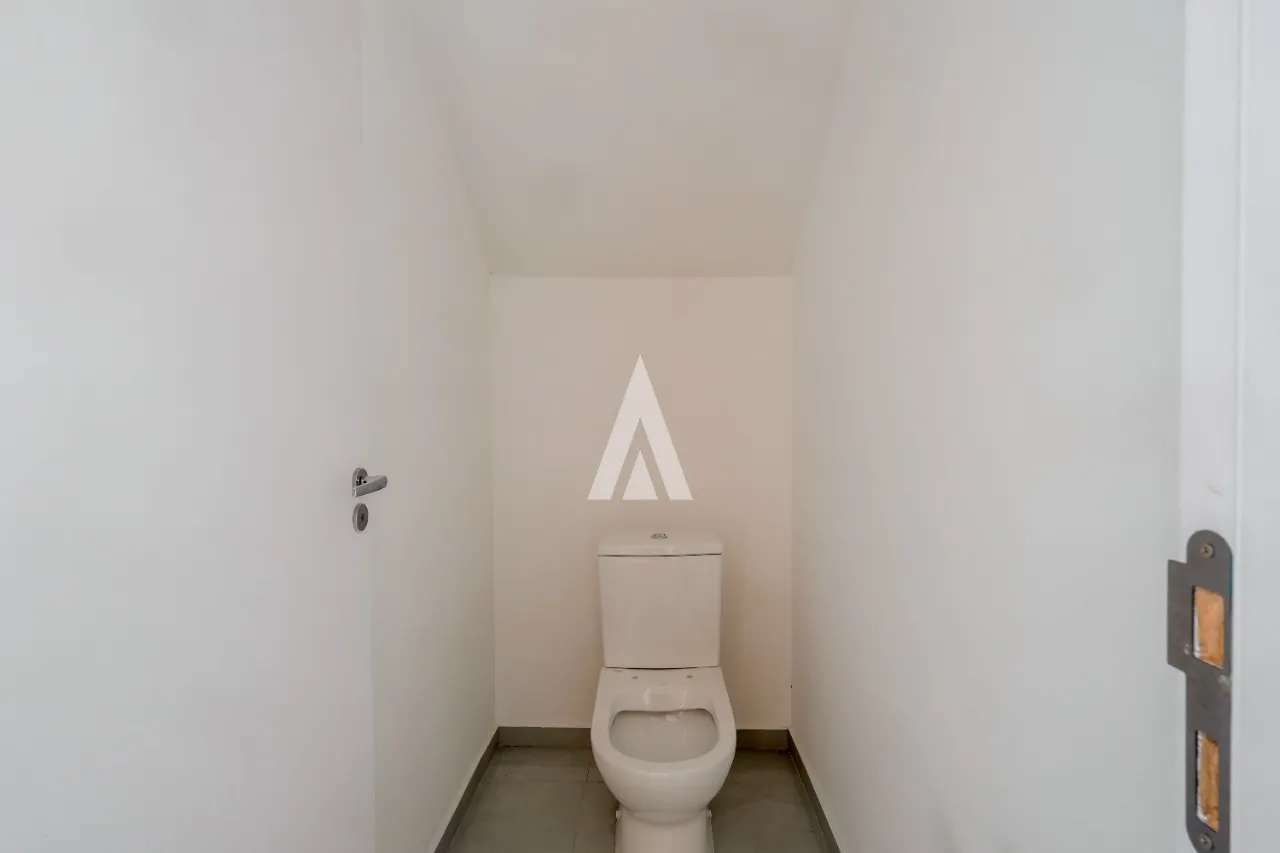 Sobrado com 1 suíte e 2 quartos, área construída de 136,34m e terreno de 113,77m. Localizada no bairro Saguaçu em Joinville-SC. Valor: R$880.000,00 por R$ 845.000,00 — foto 7