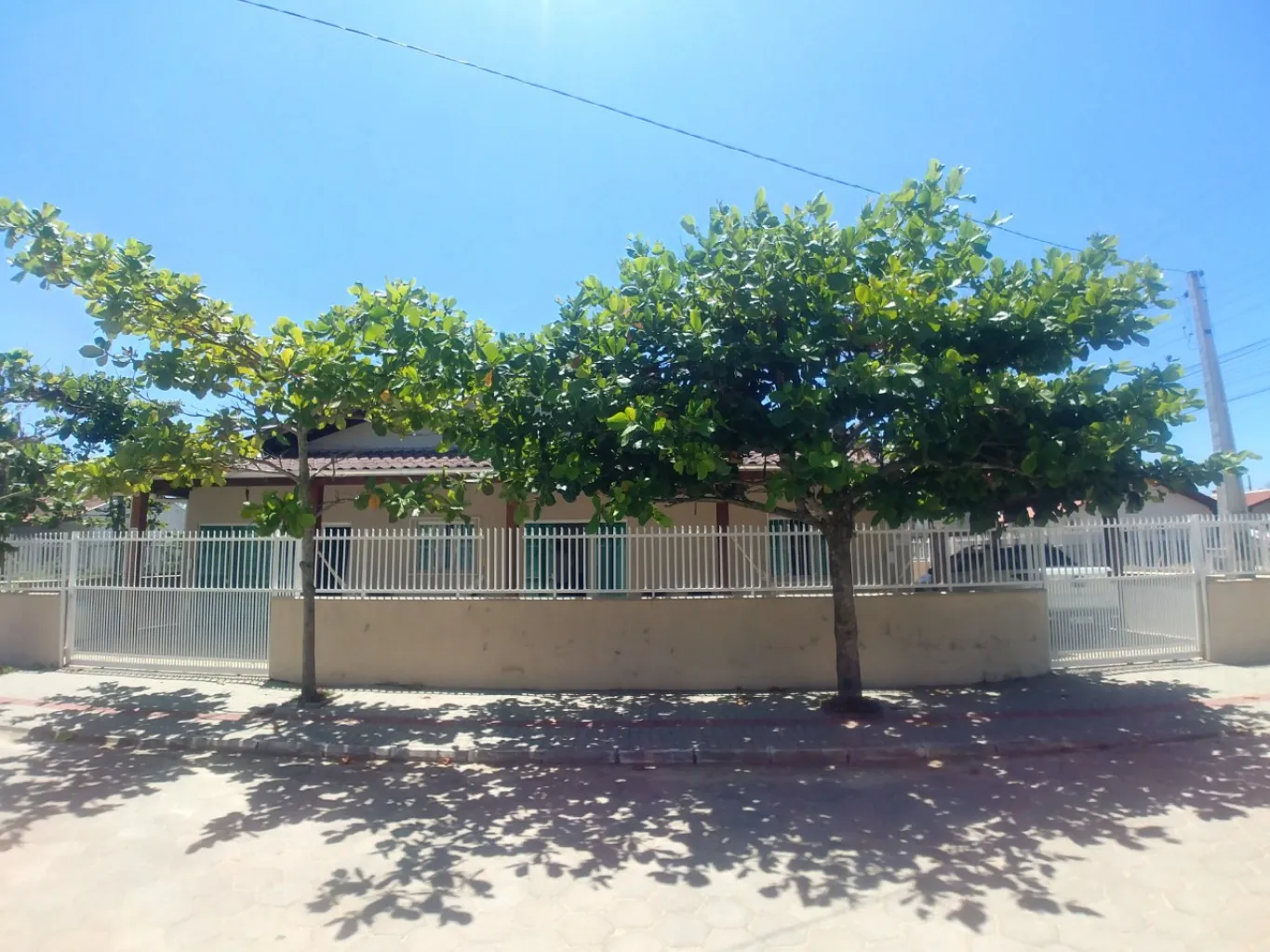 ÓTIMA RESIDÊNCIA A 500 METROS DO MAR EM BARRA VELHA - foto 1