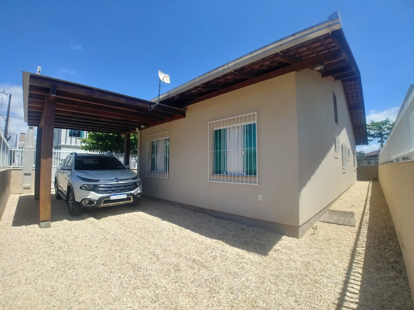 ÓTIMA RESIDÊNCIA A 500 METROS DO MAR EM BARRA VELHA — foto 5