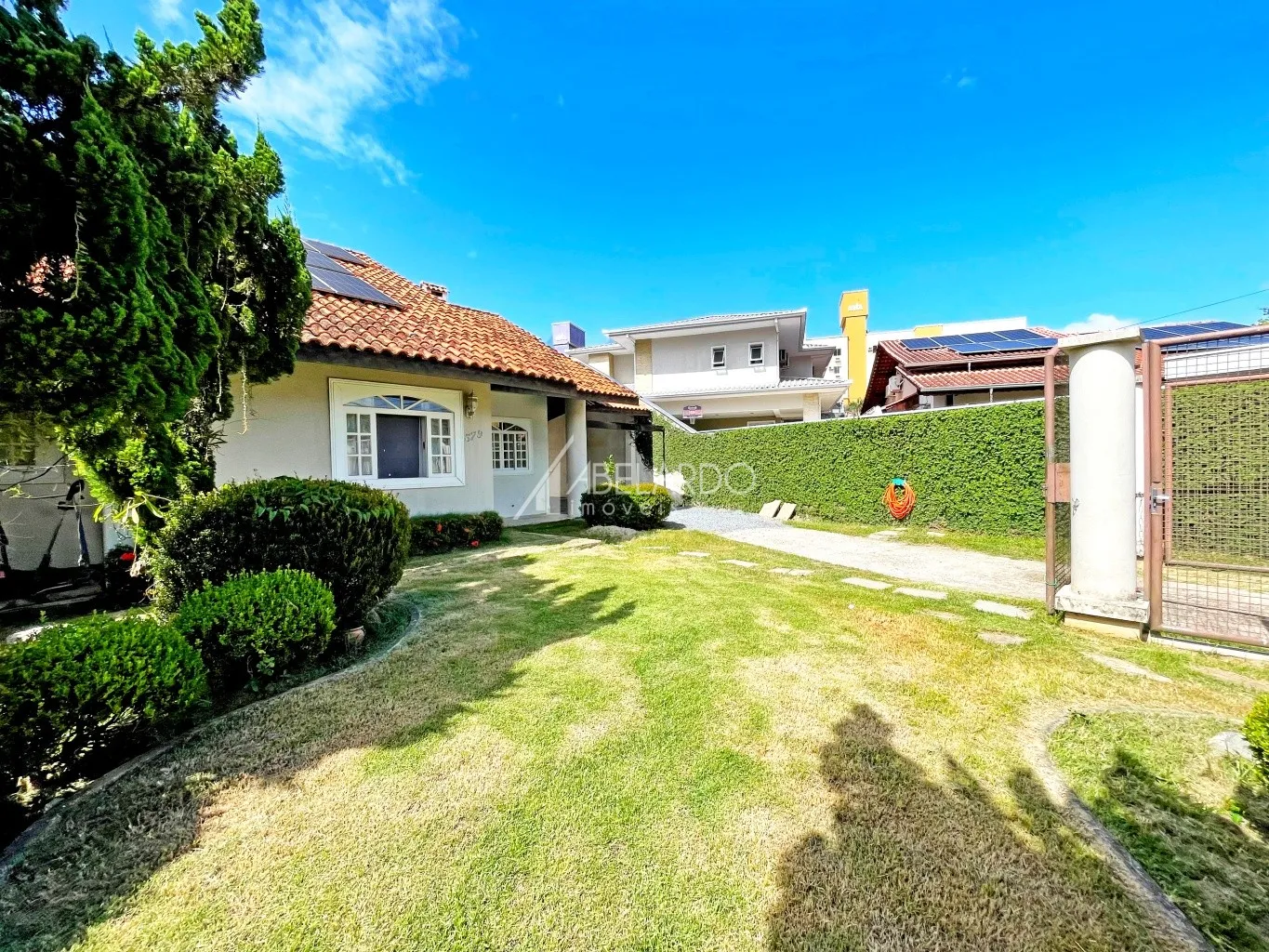 Casa · à venda · 3 quartos · 200m² · Velha Central, Blumenau