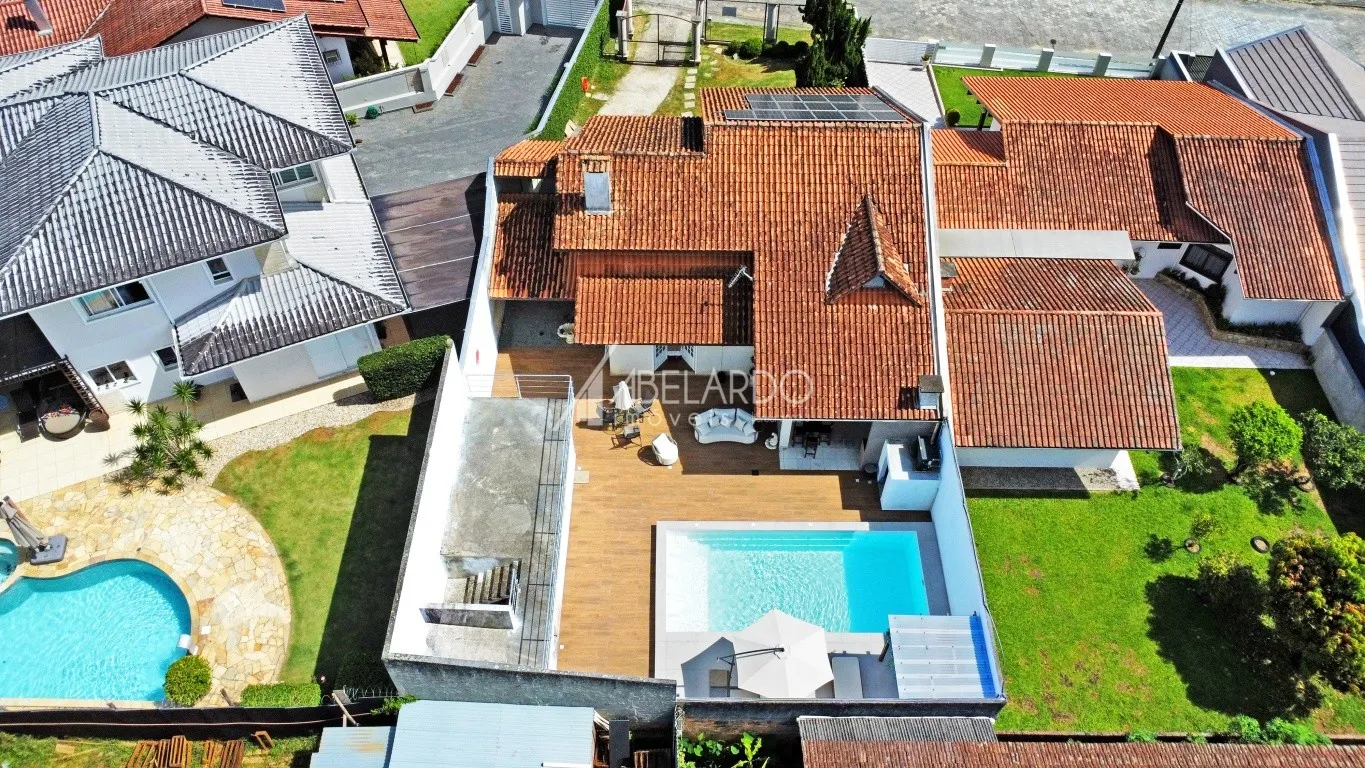 Casa · à venda · 3 quartos · 200m² · Velha Central, Blumenau