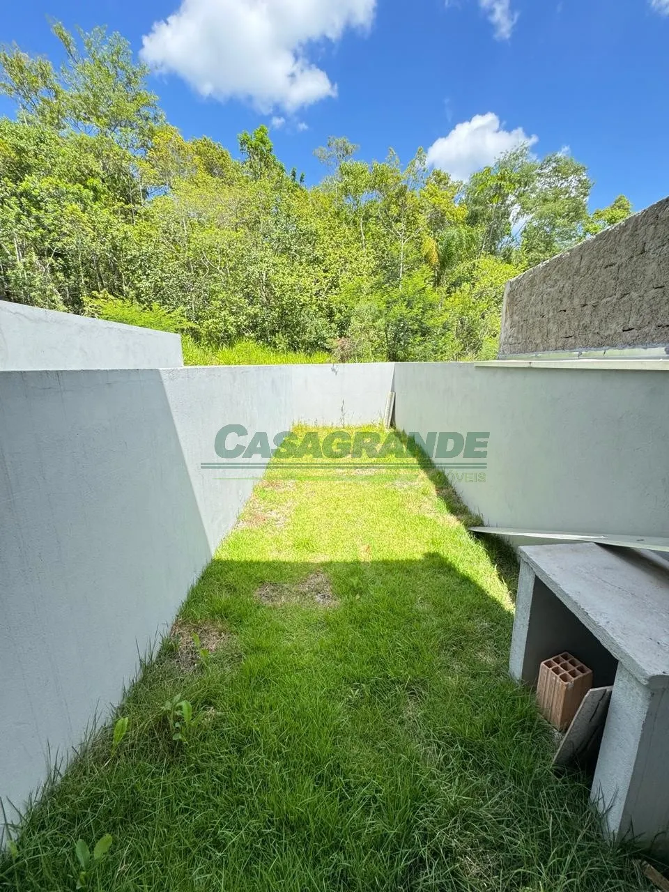 Sobrado NOVO à venda no bairro Itoupava Central com amplo espaço de terreno nos fundos. — foto 6