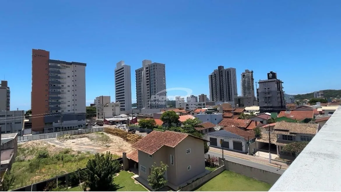 Belíssimo e Charmoso apartamento no Ville Strassbourg no Centro de Balneário Piçarras. — foto 2