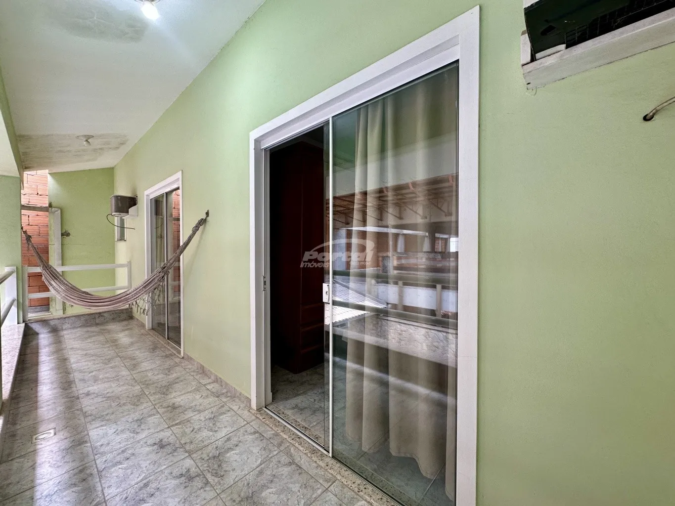 Casa com piscina disponível para locação no Centro de Balneário Piçarras. (Cód. 22713) — foto 4