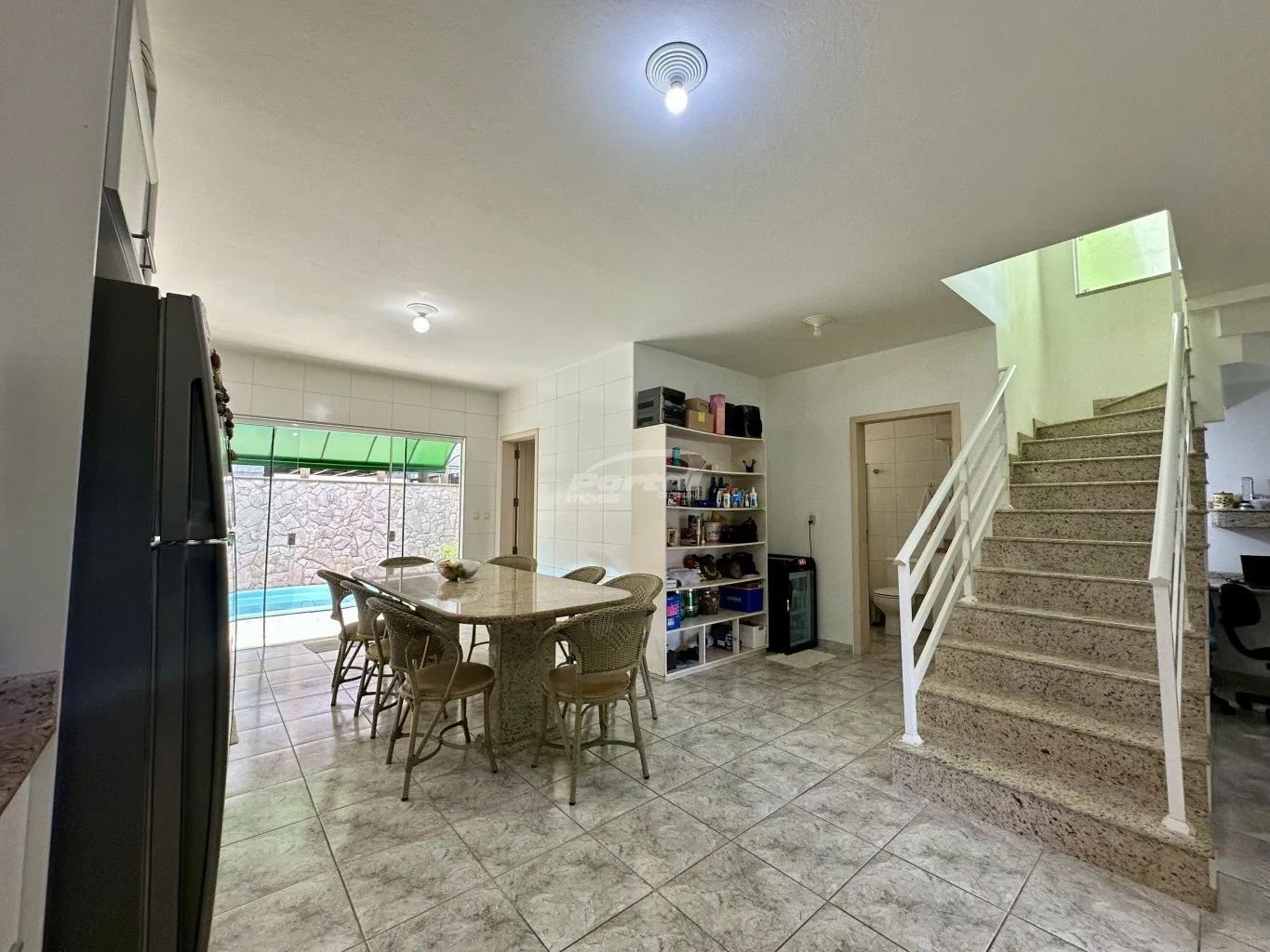 Casa com piscina disponível para locação no Centro de Balneário Piçarras. (Cód. 22713) — foto 6