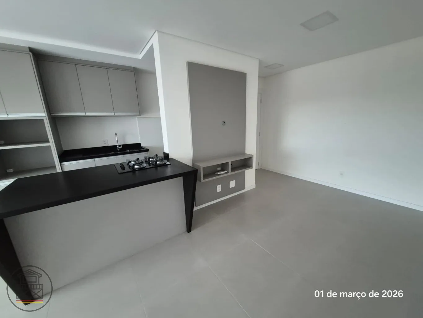 Apartamento amplo, de frente para a rua, com ótima vista e excelente posição solar. Ideal para quem busca conforto, espaço e um condomínio completo. — foto 4