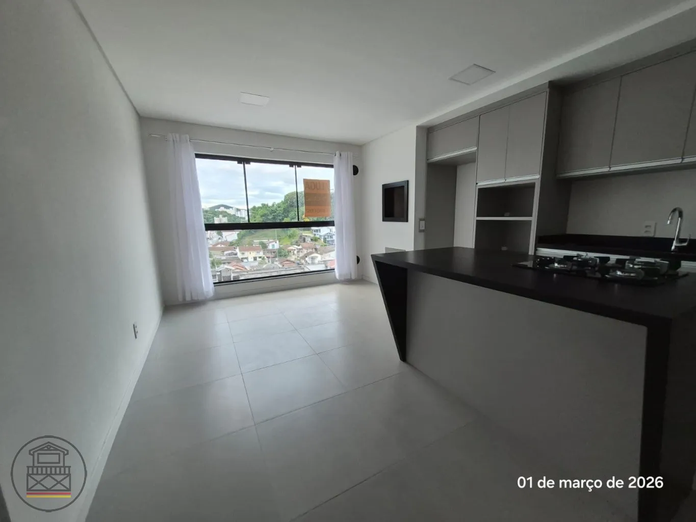 Apartamento amplo, de frente para a rua, com ótima vista e excelente posição solar. Ideal para quem busca conforto, espaço e um condomínio completo. — foto 6