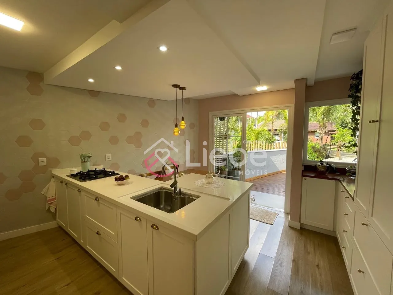 Imóvel lindíssimo com duas casas no Bairro Ribeirão Areia na cidade de Pomerode com 258,00m de área construída e terreno de 3.688,00m. — foto 2