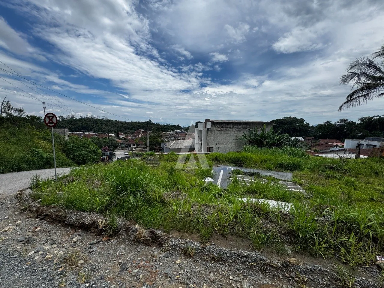 Terreno de Esquina à Venda no Bairro Santa Catarina por R$450.000,00 - Joinville/SC - foto 1