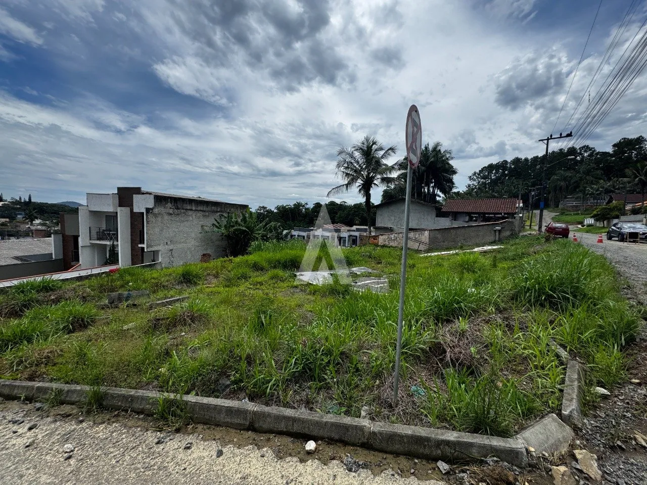 Terreno de Esquina à Venda no Bairro Santa Catarina por R$450.000,00 - Joinville/SC — foto 2