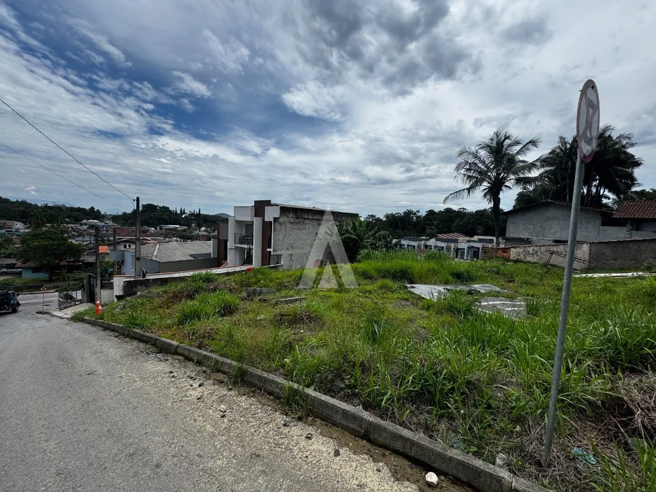 Terreno de Esquina à Venda no Bairro Santa Catarina por R$450.000,00 - Joinville/SC — foto 4