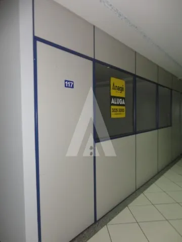Sala comercial localizada no Centro de Joinville, possuindo 32,4 m. — foto 5