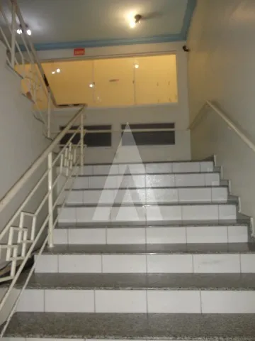 Sala comercial localizada no Centro de Joinville, possuindo 32,4 m. — foto 7