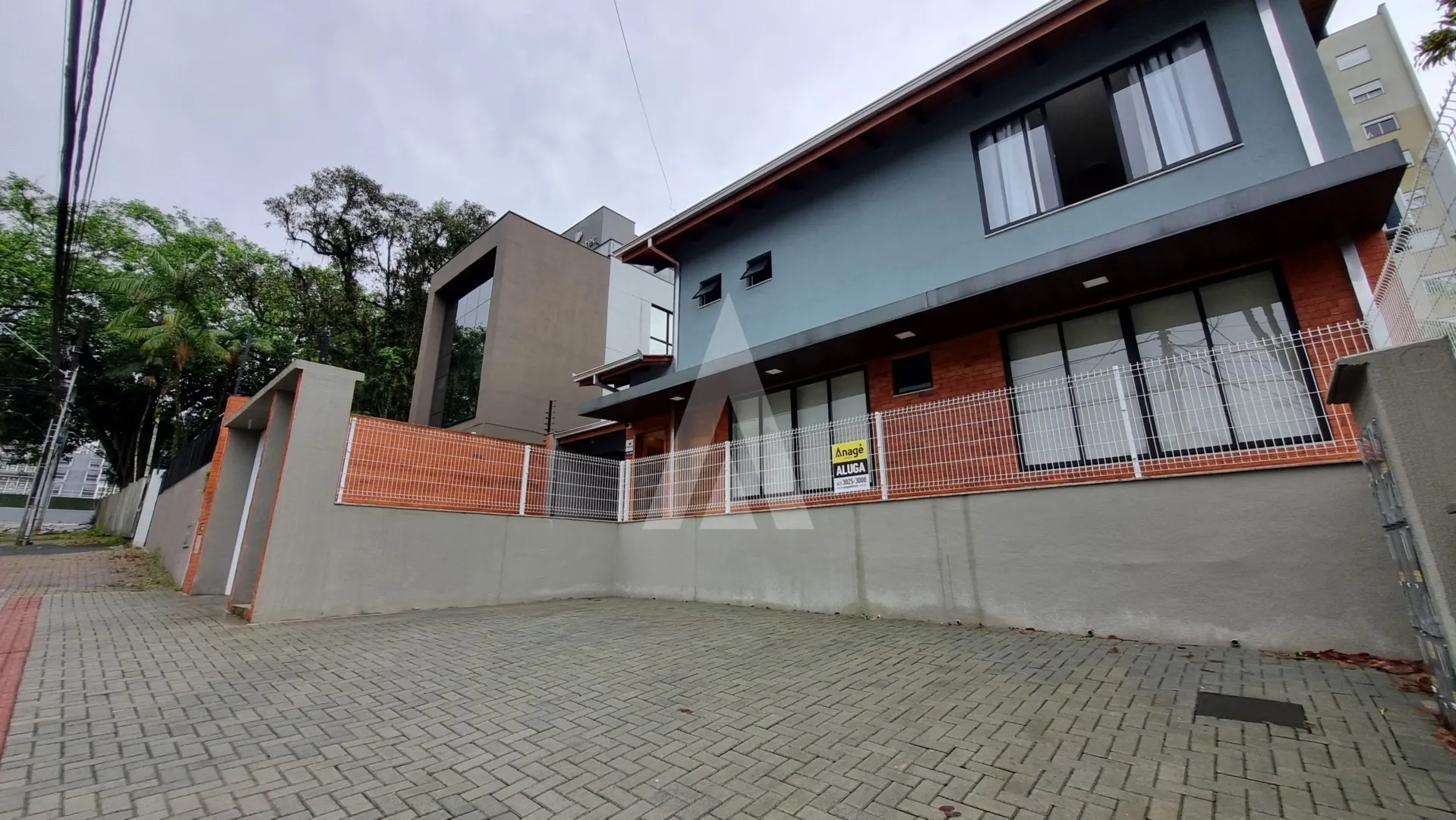 Casa Comercial com 263,26m, 7 salas no bairro Anita Garibaldi. — foto 2