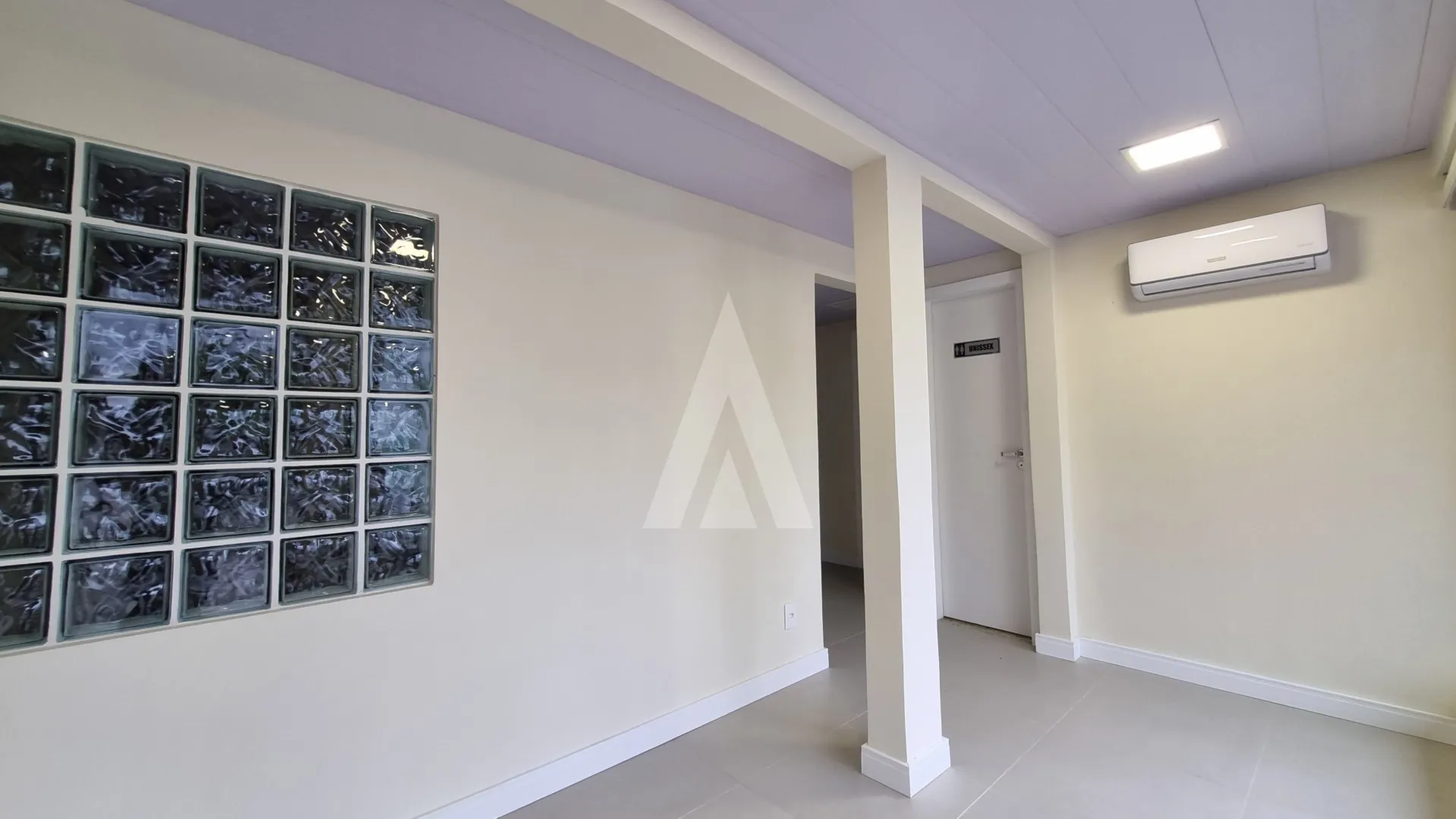 Casa Comercial com 263,26m, 7 salas no bairro Anita Garibaldi. — foto 4