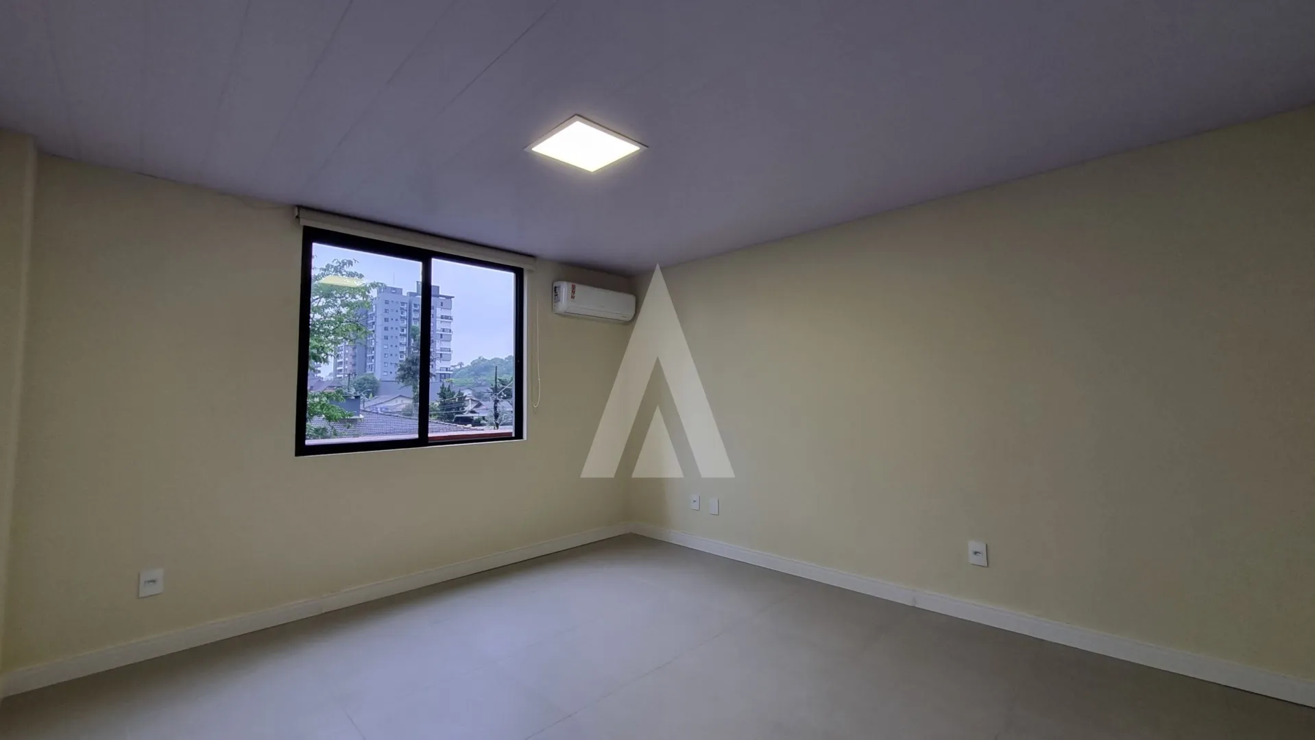 Casa Comercial com 263,26m, 7 salas no bairro Anita Garibaldi. — foto 6