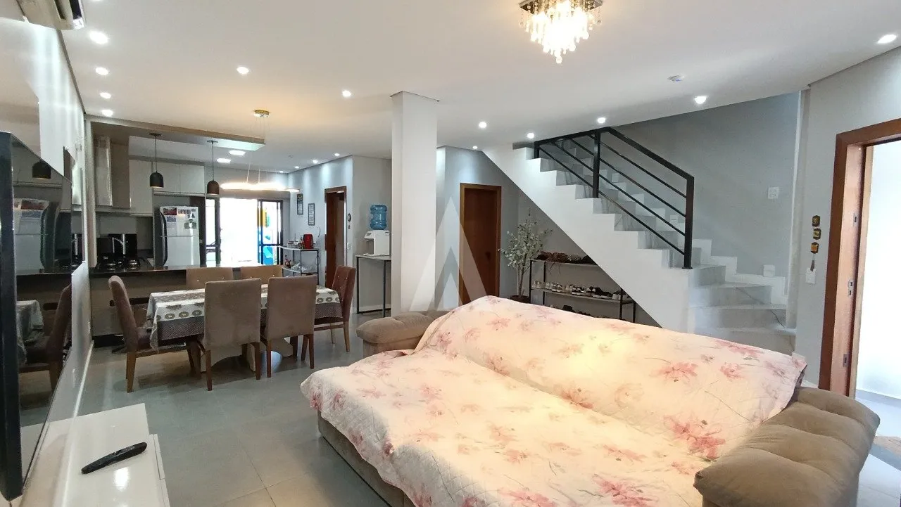 Casa geminado com 1 suíte e 2 quartos à venda no bairro Floresta em Joinville-SC por R$790.000,00. — foto 2