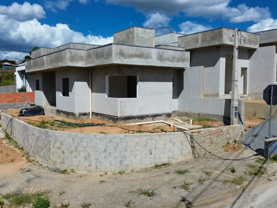 Linda Casa de esquina à venda em Timbó - foto 1