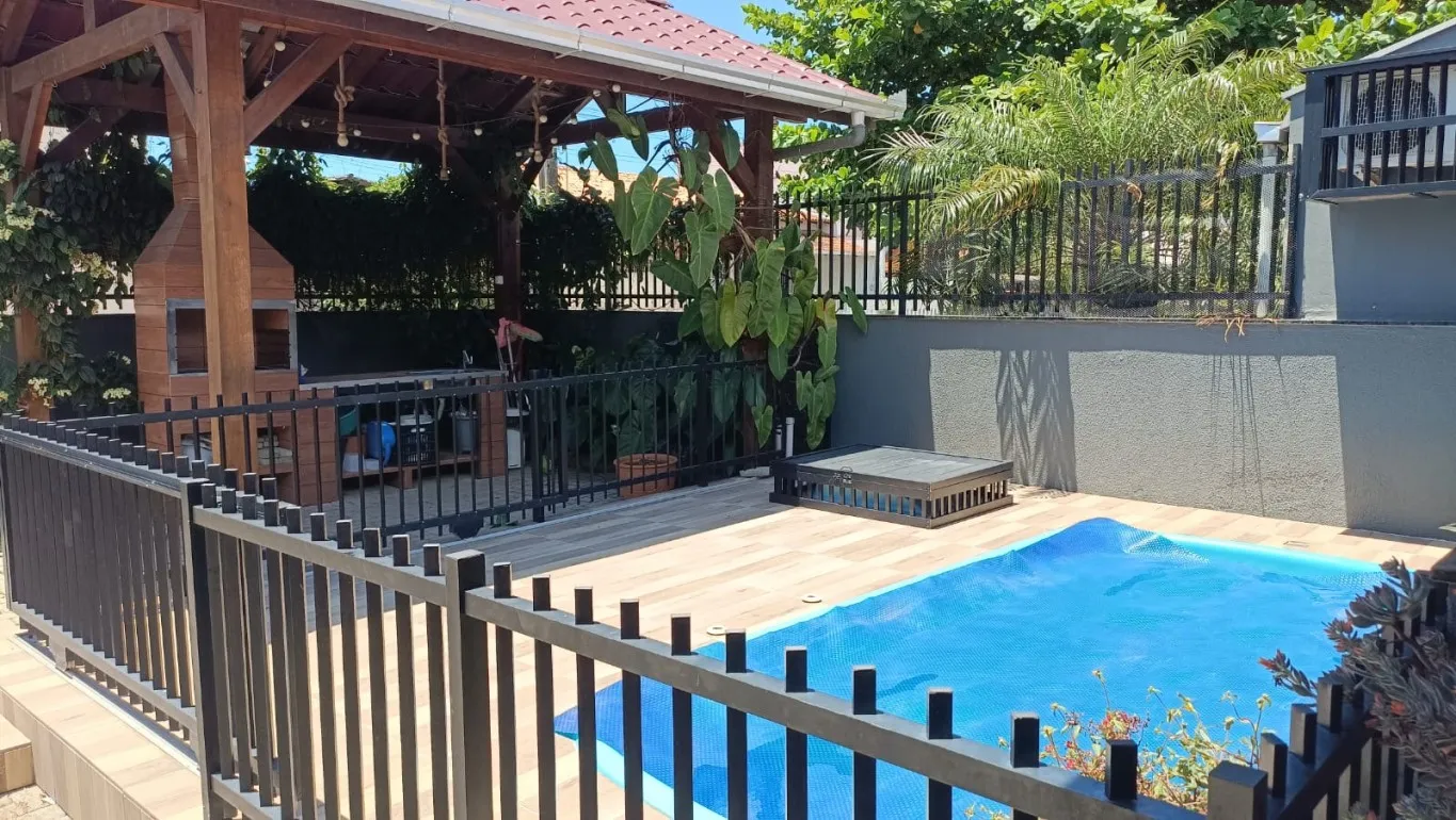 Casa à venda em Penha - a apenas 600 metros da praia! - foto 1