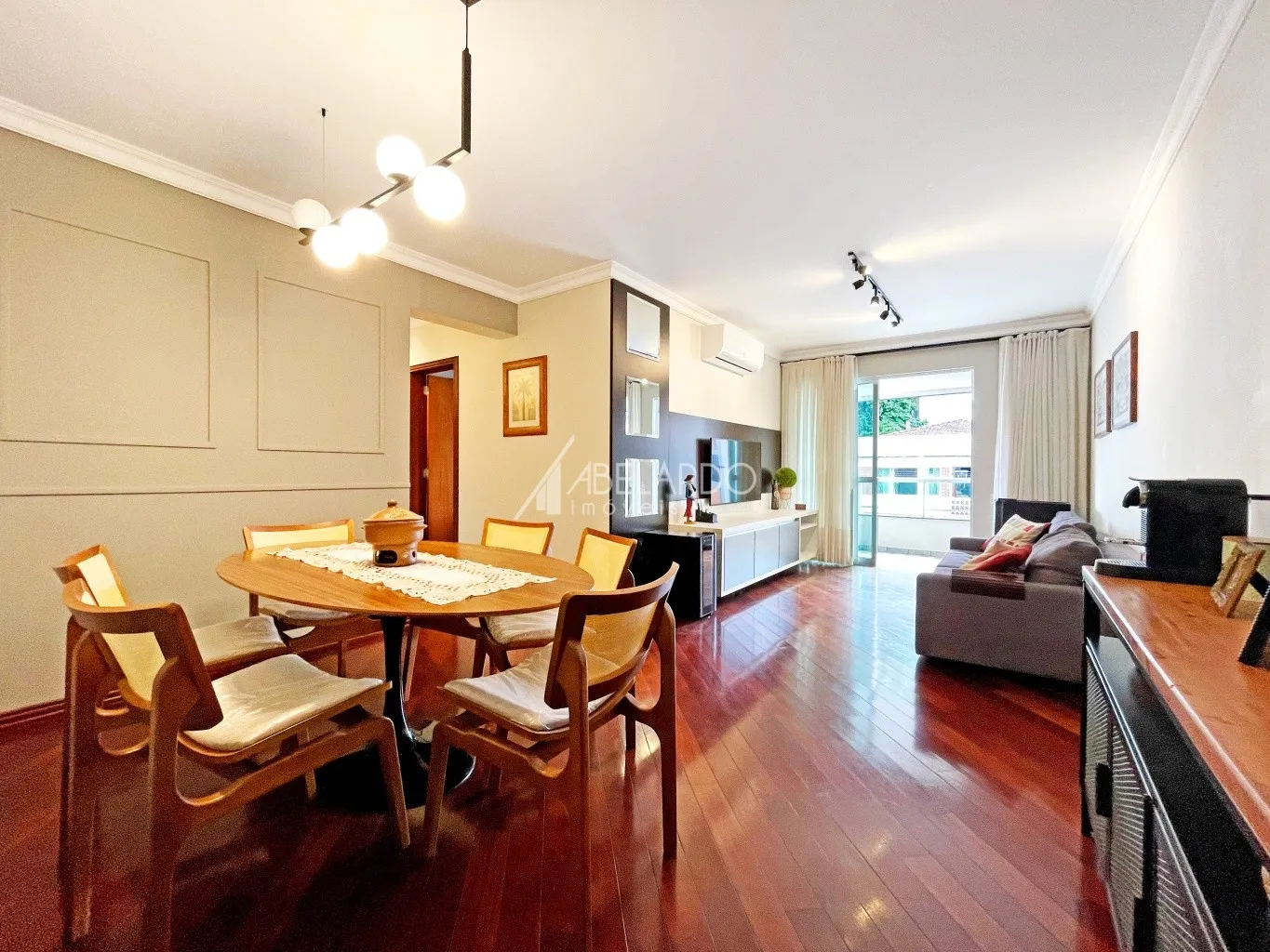 APARTAMENTO SEMIMOBILIADO COM 3 DORMITÓRIOS (SUÍTE) E DUAS VAGAS DE GARAGEM INDIVIDUAIS - NO BAIRRO VILA NOVA - foto 1